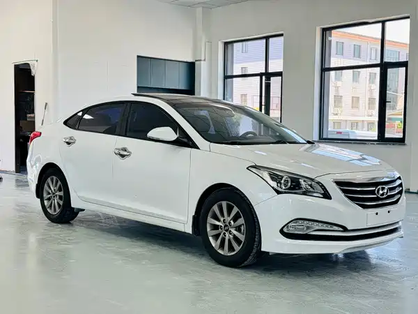 Hyundai Mistra 2014