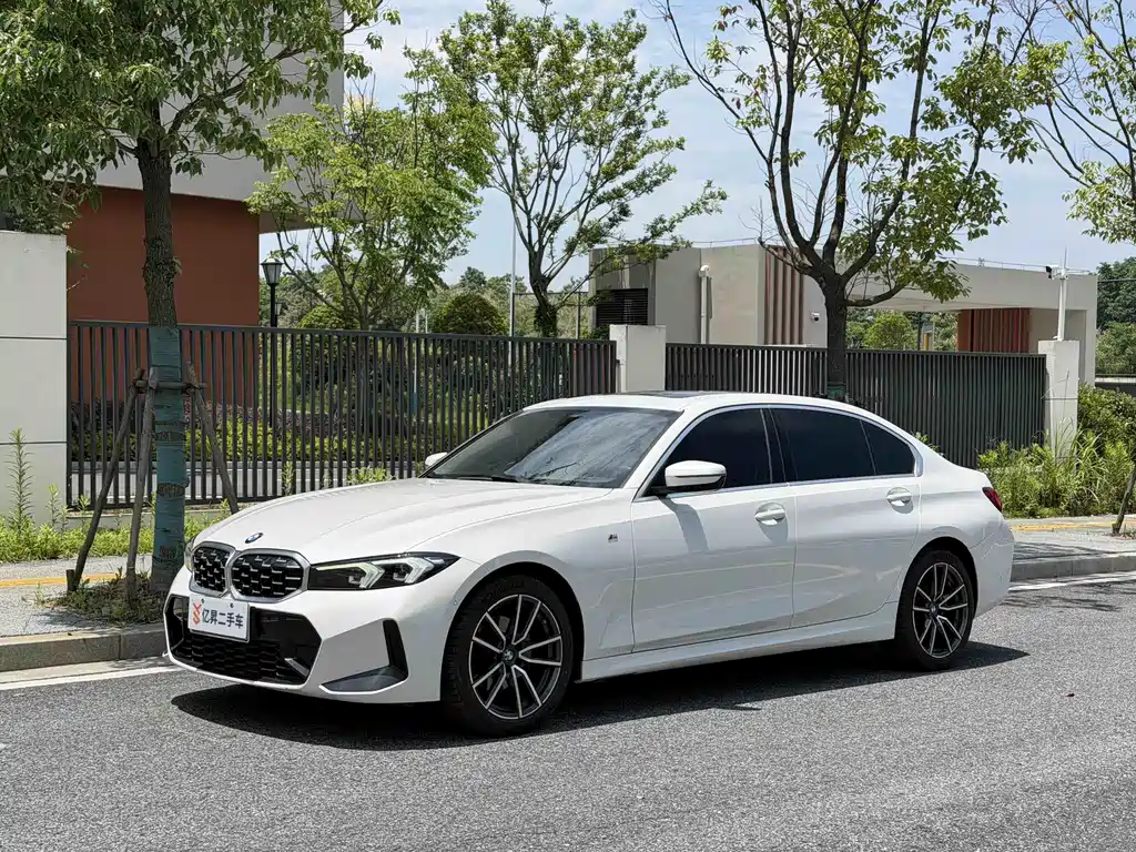 BMW 3 Series 2023 — фото 1