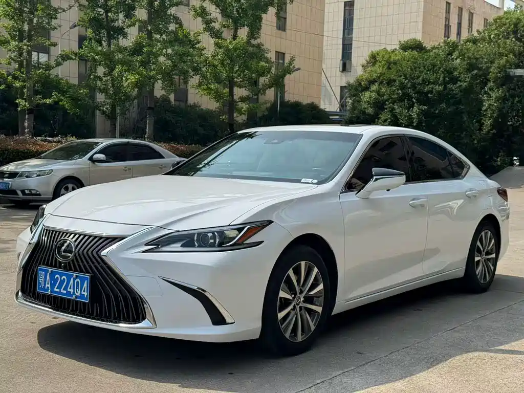 Lexus ES 2021 — фото 2