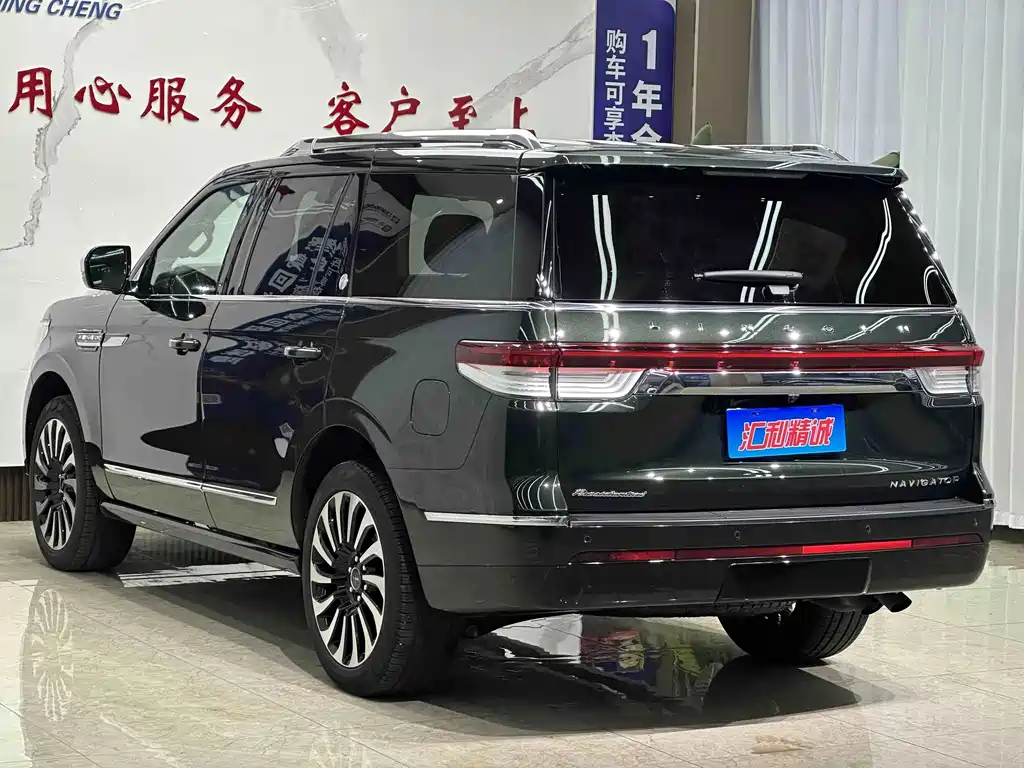Lincoln Navigator 2022 — фото 15
