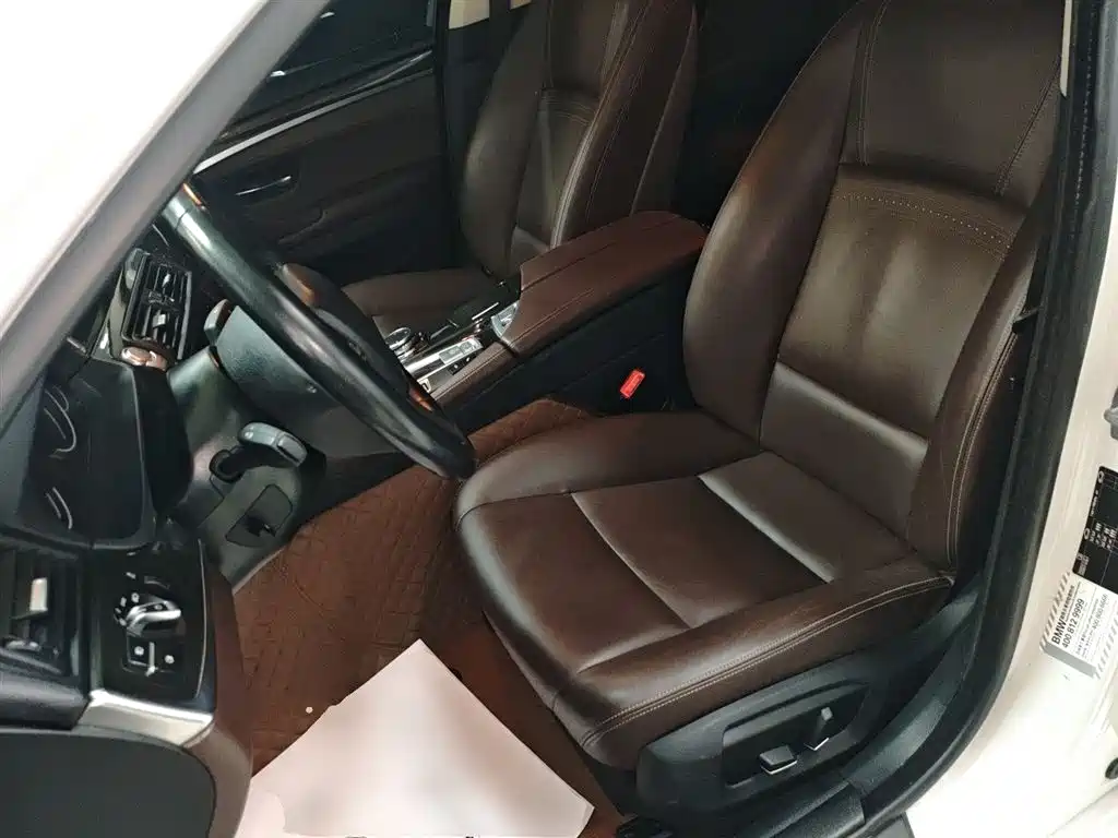 BMW 5 Series 2016 — фото 15