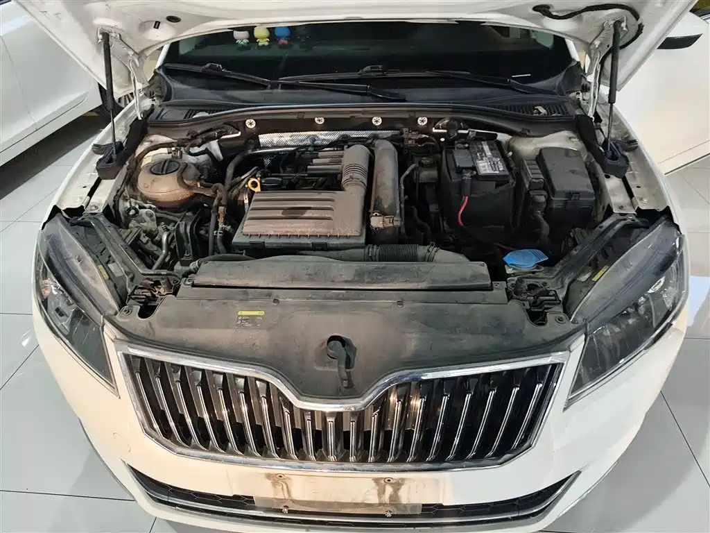 Skoda Superb 2017 — фото 16