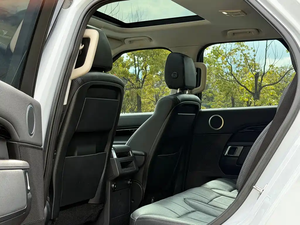 Land Rover Discovery 2019 — фото 9