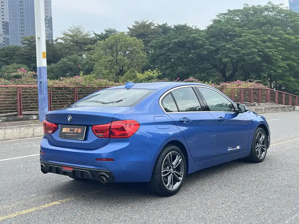 BMW 1 Series 2019 — фото 16