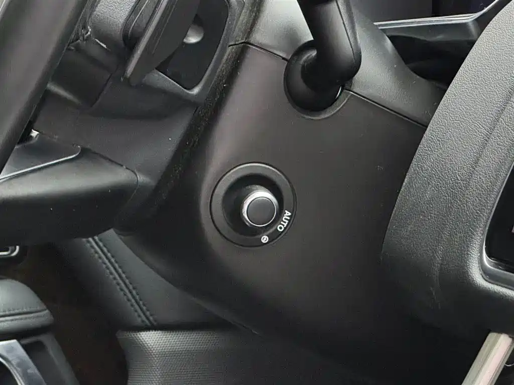 Land Rover Range Rover 2022 — фото 18