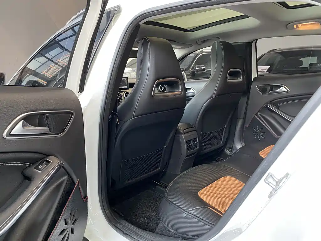 Mercedes-Benz GLA 2016 — фото 9