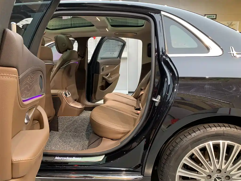 Mercedes-Benz E-Class 2024 — фото 15