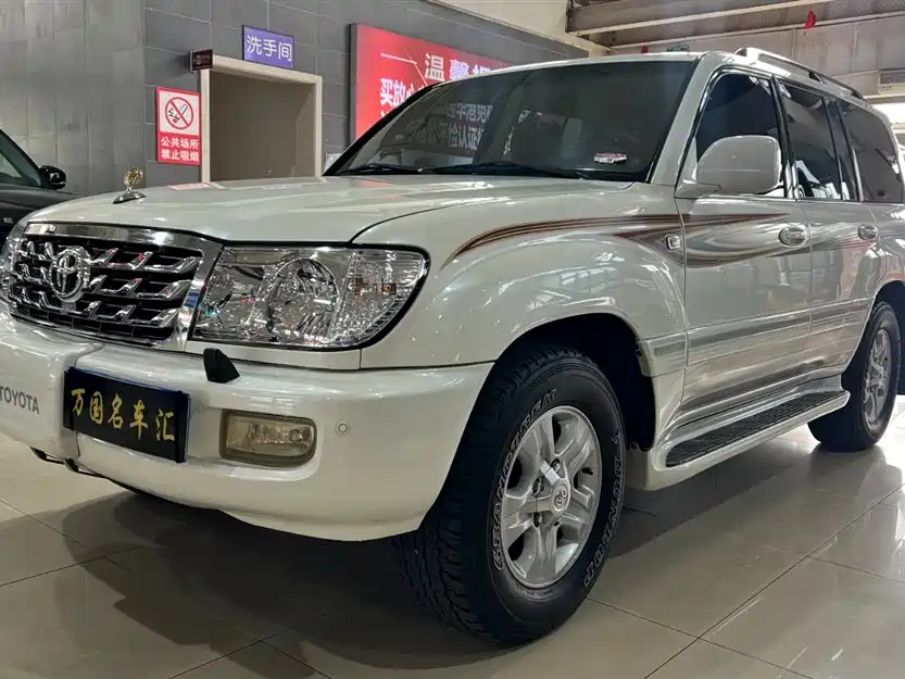 Toyota Land Cruiser 2008 — фото 1
