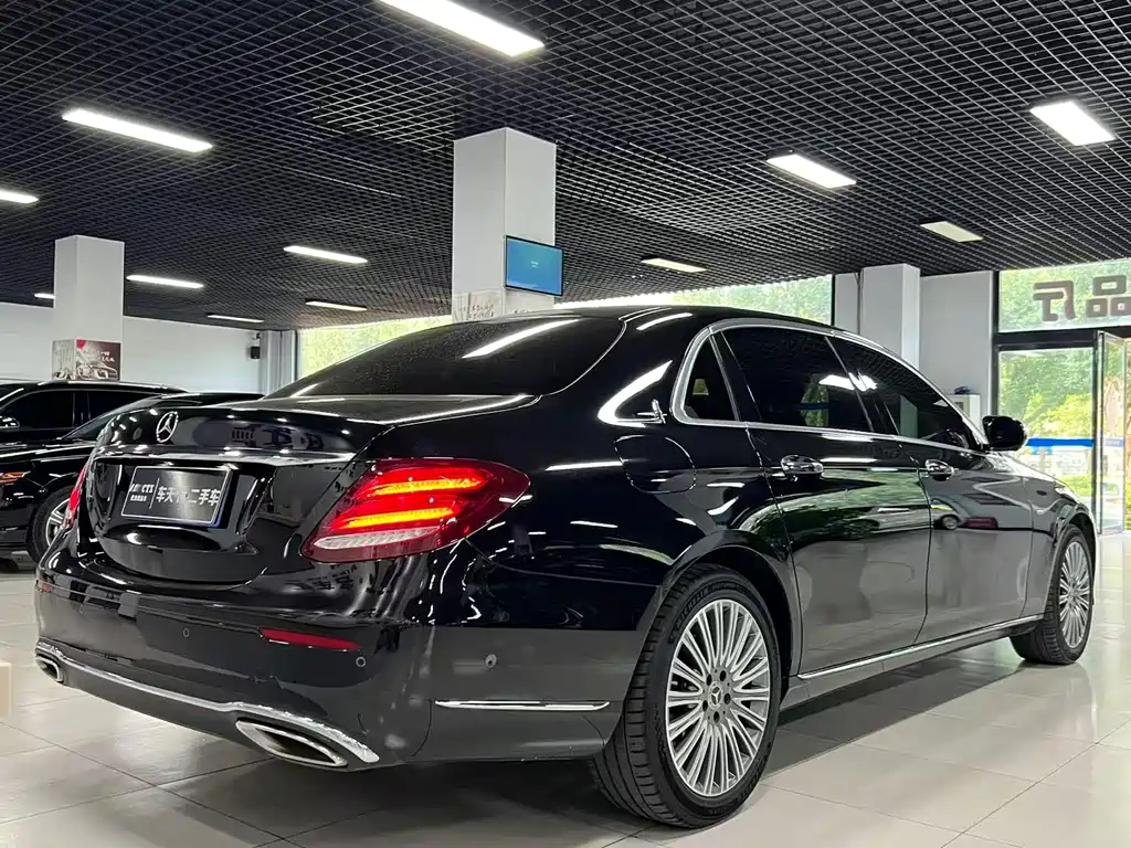 Mercedes-Benz E-Class 2020 — фото 6
