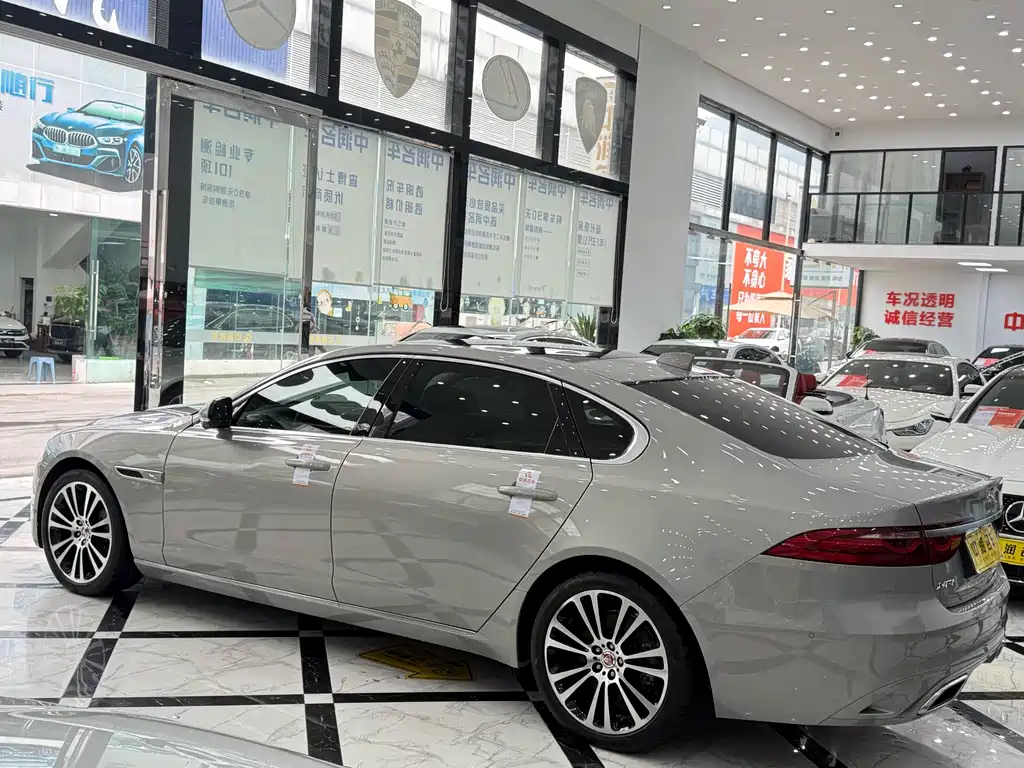 Jaguar XFL 2025 — фото 14