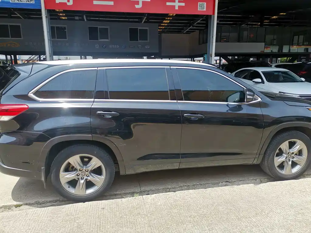 Toyota Highlander 2019 — фото 12