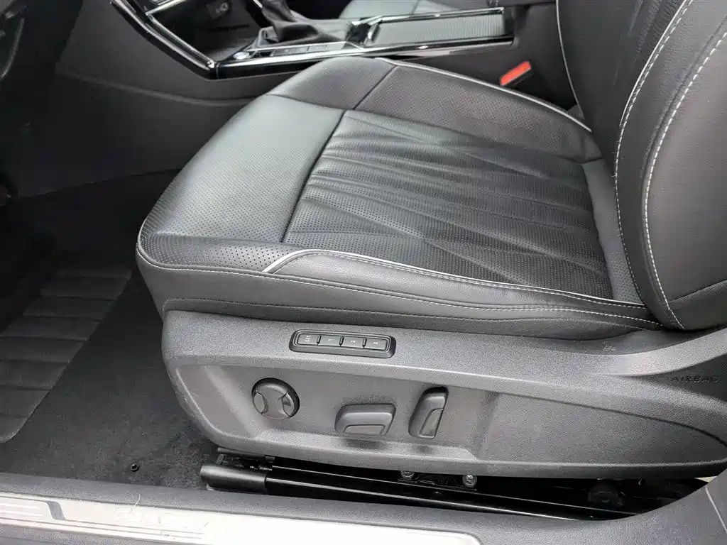 Volkswagen Passat 2023 — фото 20