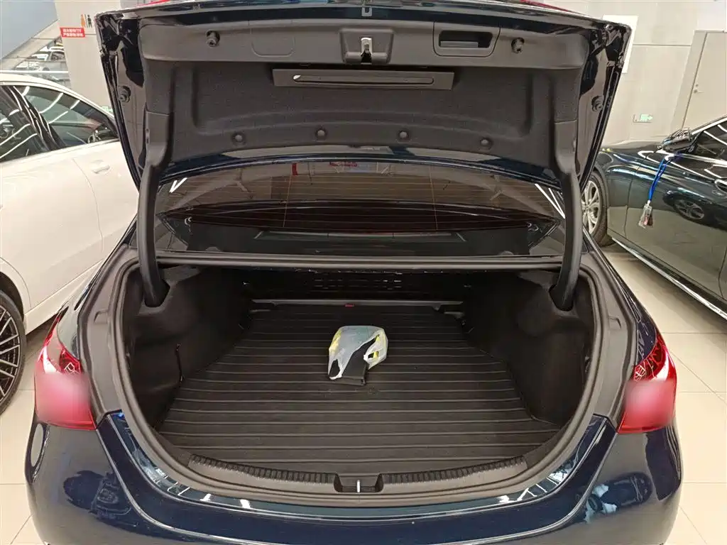Mercedes-Benz C-Class 2022 — фото 19