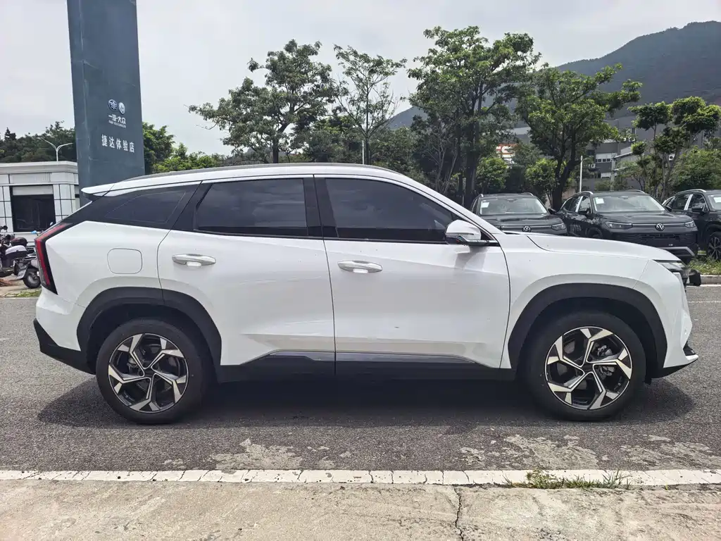 Geely Boyue L 2024 — фото 10