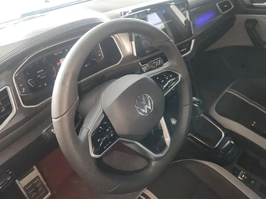 Volkswagen T-Roc 2023 — фото 15