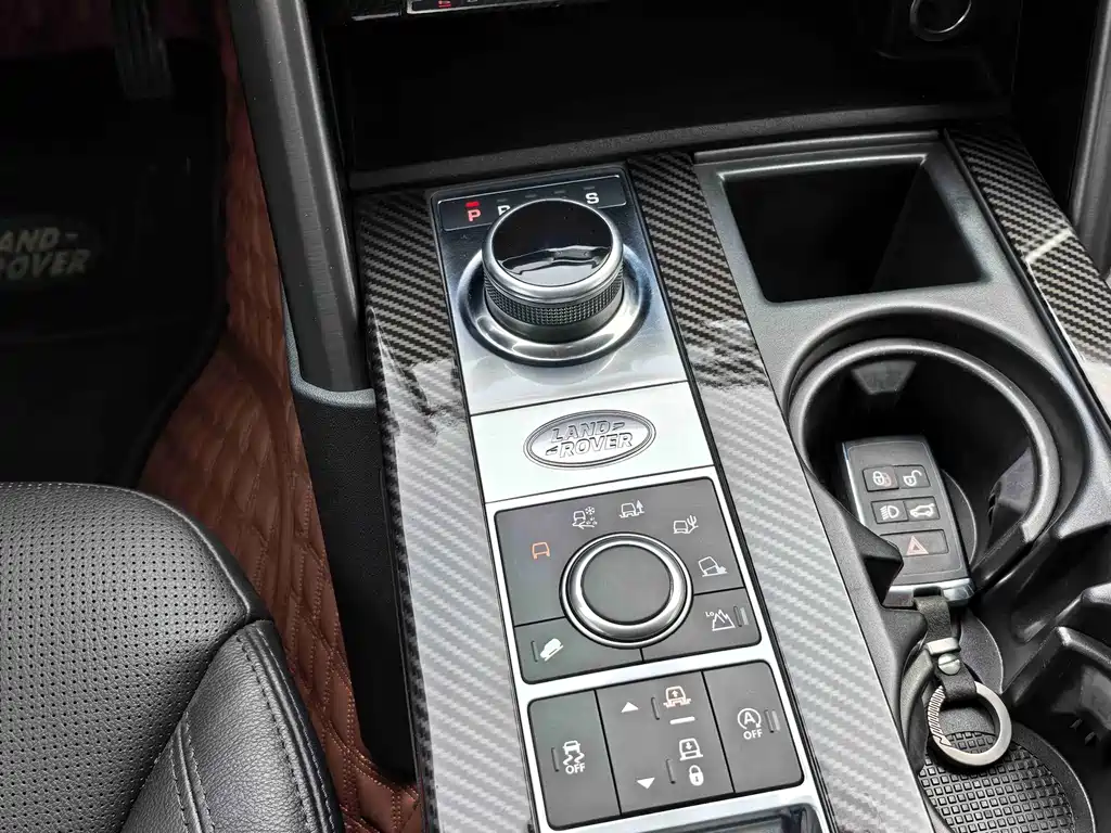 Land Rover Discovery 2021 — фото 17