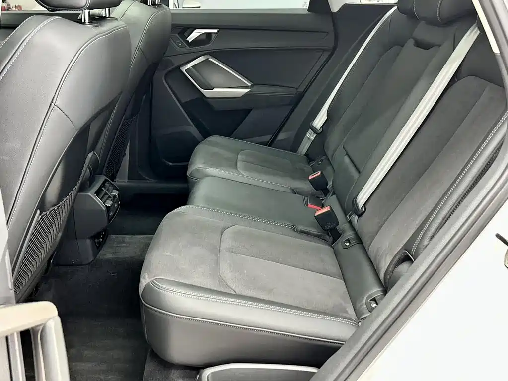 Audi Q3 2023 — фото 10