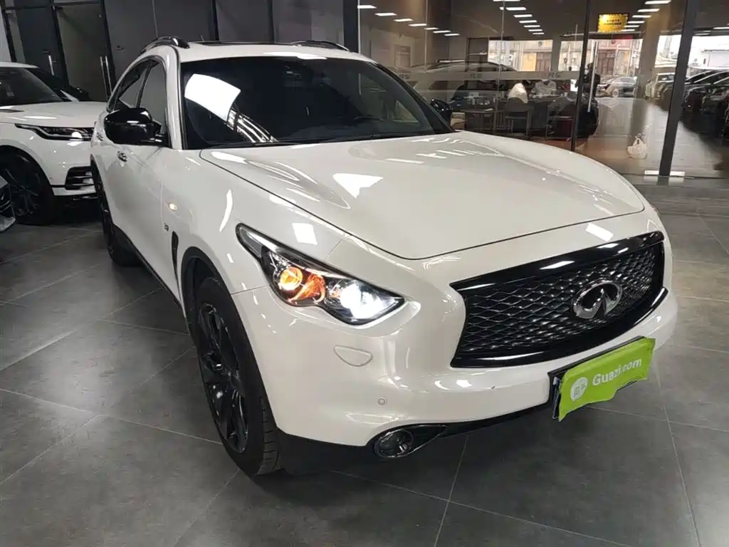 Infiniti QX70 2018 — фото 4