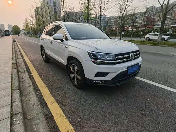 Volkswagen Tharu 2020