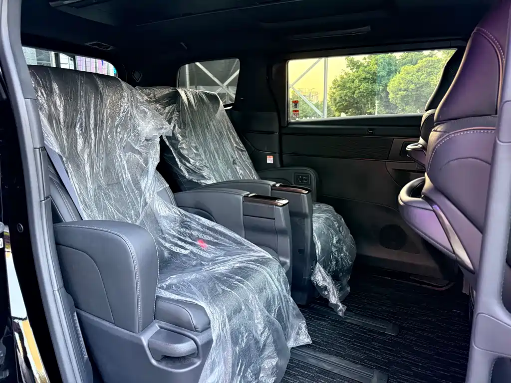 Toyota Alphard 2025 — фото 11