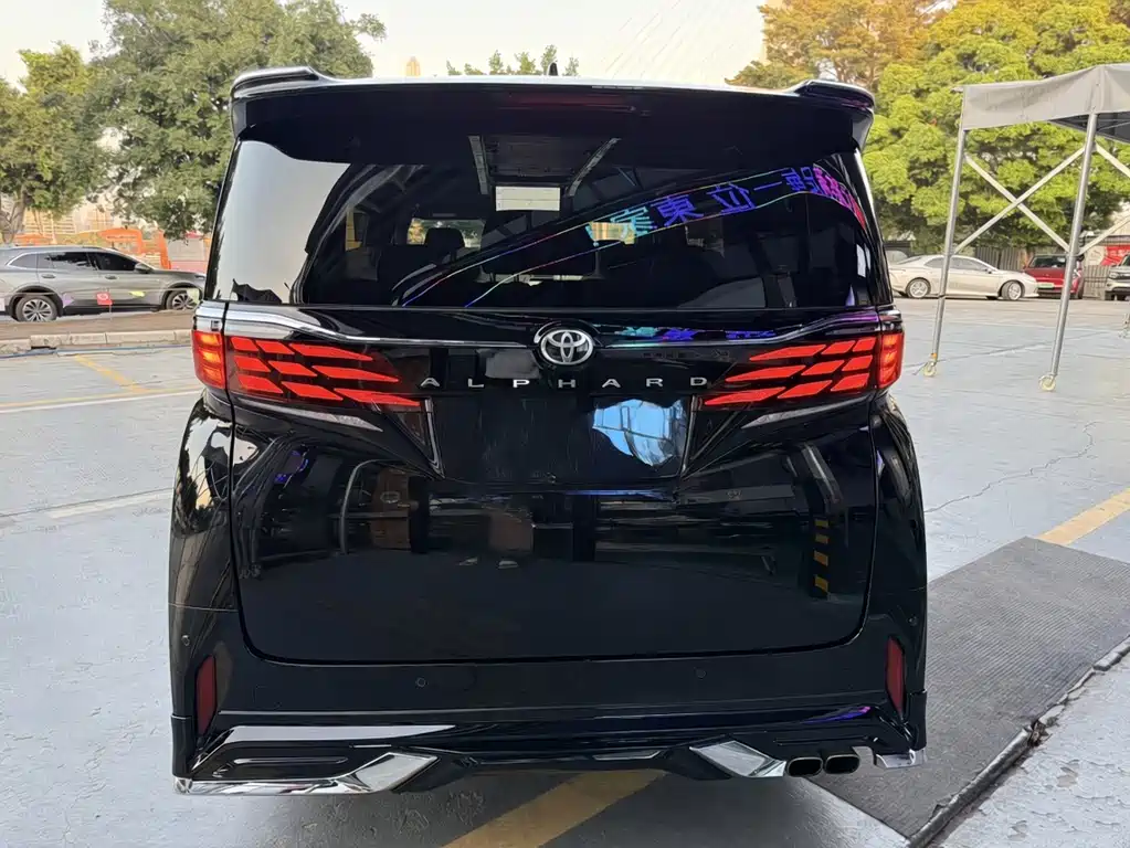 Toyota Alphard 2025 — фото 6