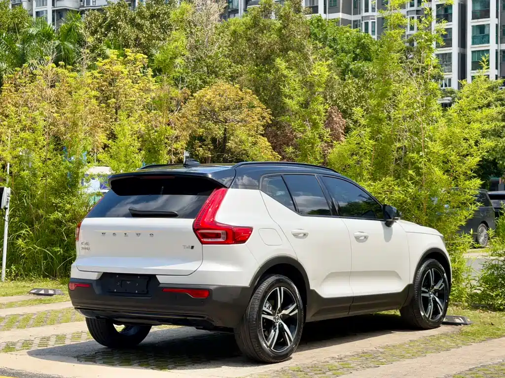 Volvo XC40 2020 — фото 10