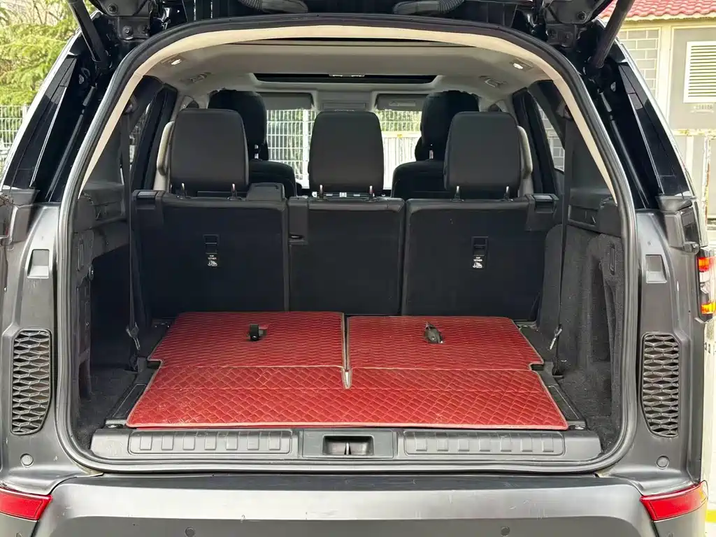 Land Rover Discovery 2019 — фото 18