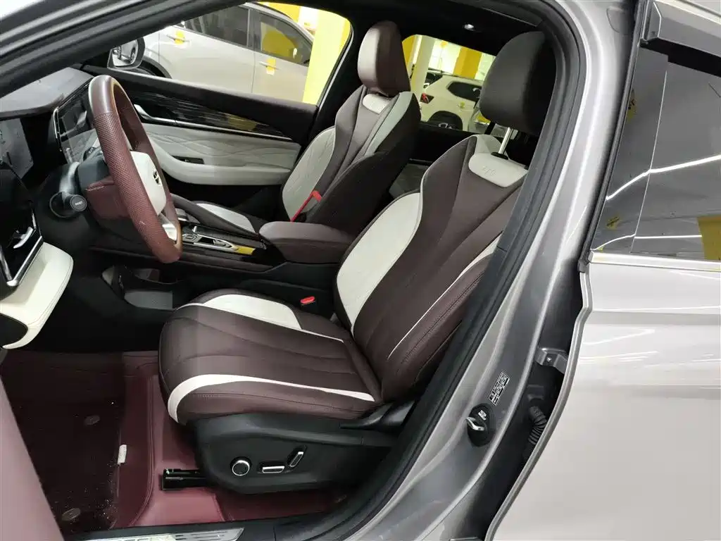 Geely Xingyue L 2023 — фото 11
