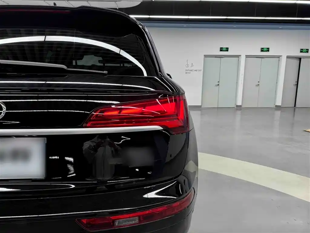 Audi Q5L 2023 — фото 18