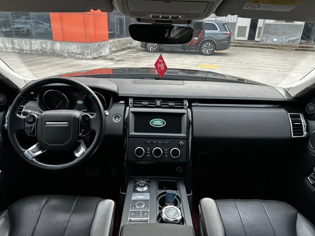 Land Rover Discovery 2019 — фото 12