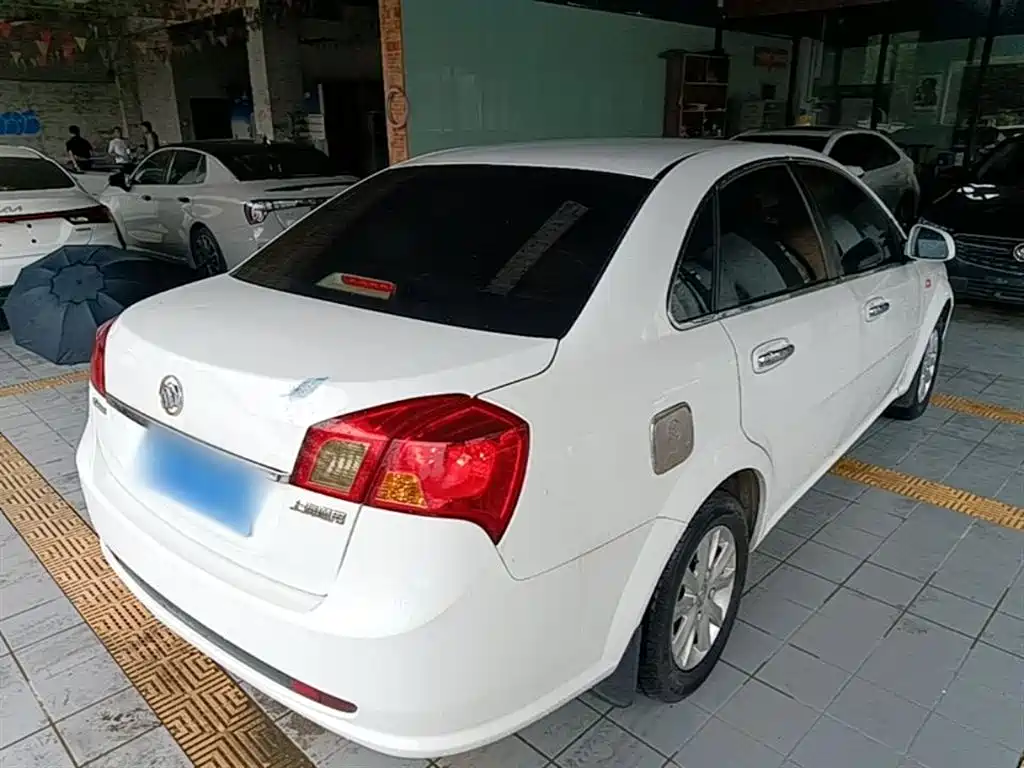 Buick Excelle 2015 — фото 7