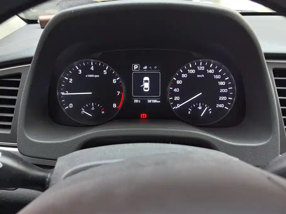 Hyundai Elantra 2019 — фото 14