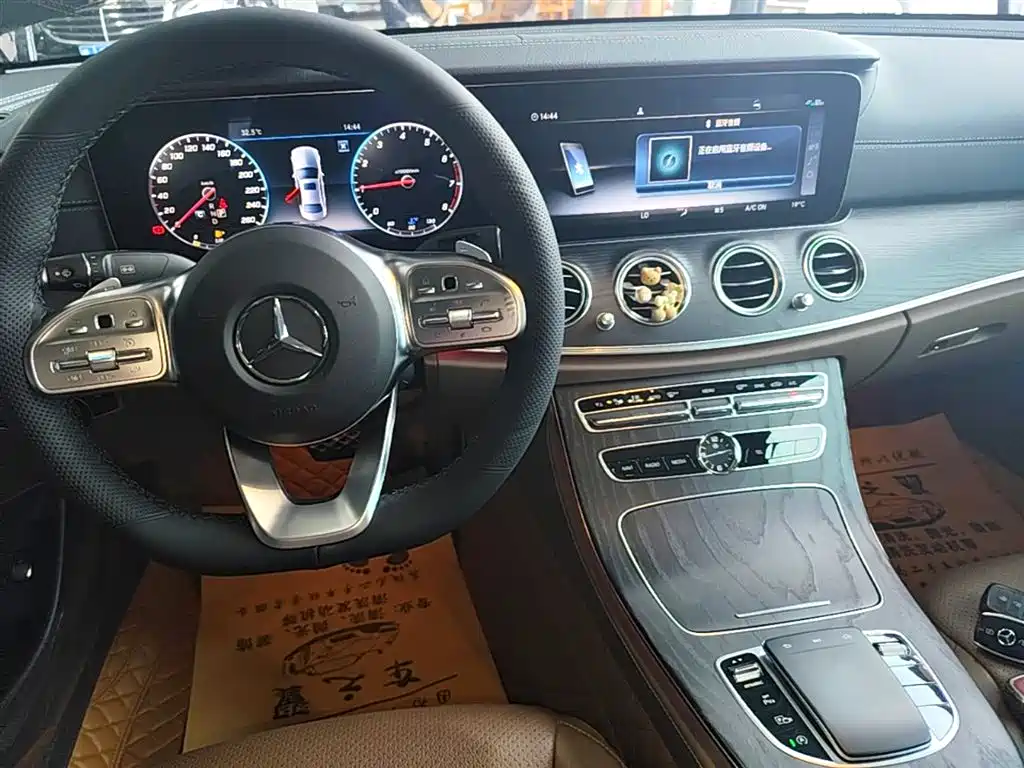 Mercedes-Benz E-Class 2020 — фото 14
