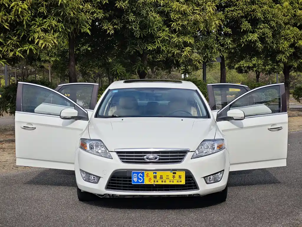 Ford Mondeo Zhisheng 2011 — фото 11