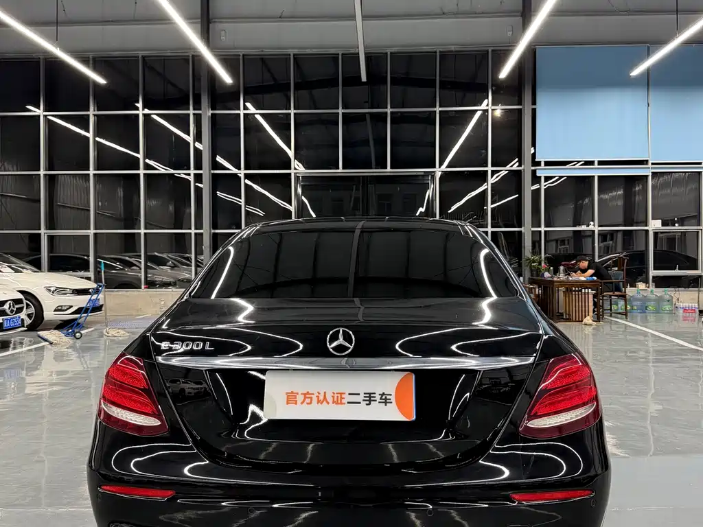 Mercedes-Benz E-Class 2019 — фото 15