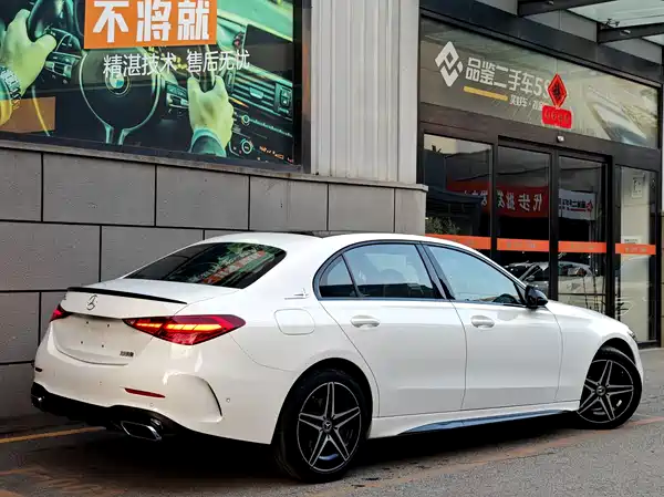 Mercedes-Benz C-Class 2025