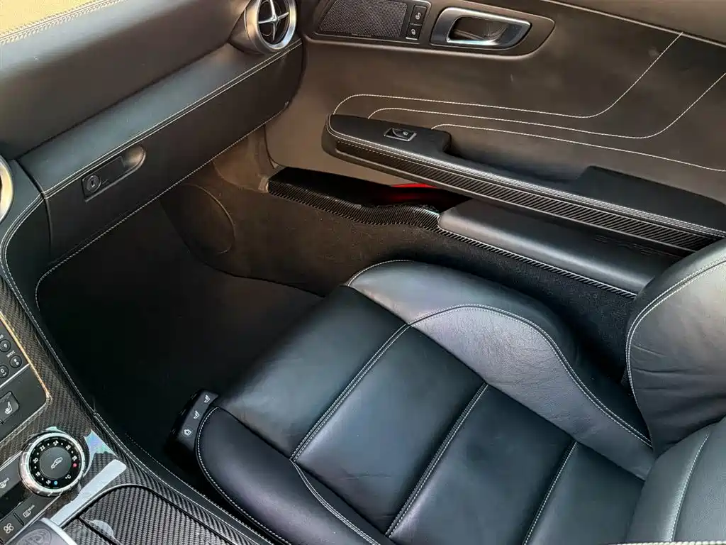 Mercedes-Benz SLS AMG 2012 — фото 10