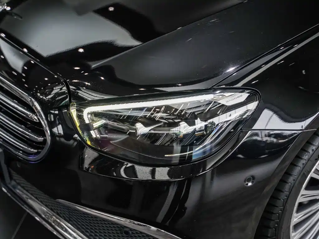 Mercedes-Benz E-Class 2023 — фото 13