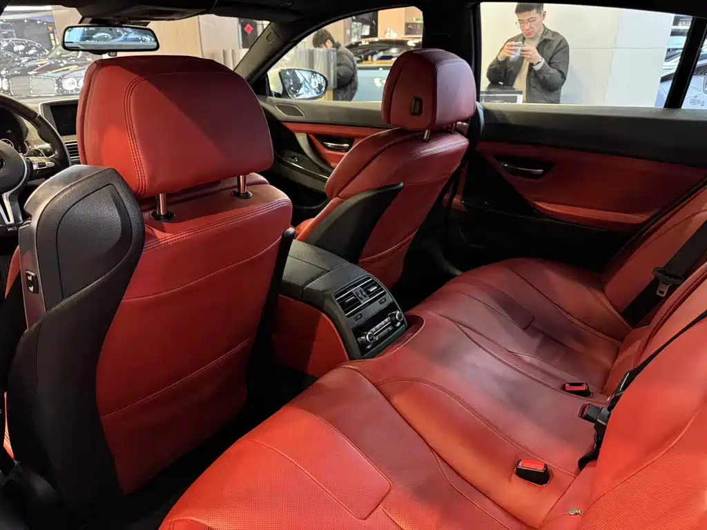 BMW M6 2014 — фото 12