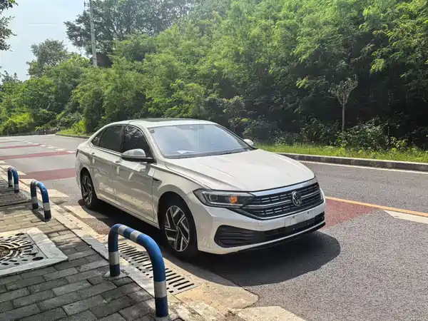 Volkswagen Sagitar 2025