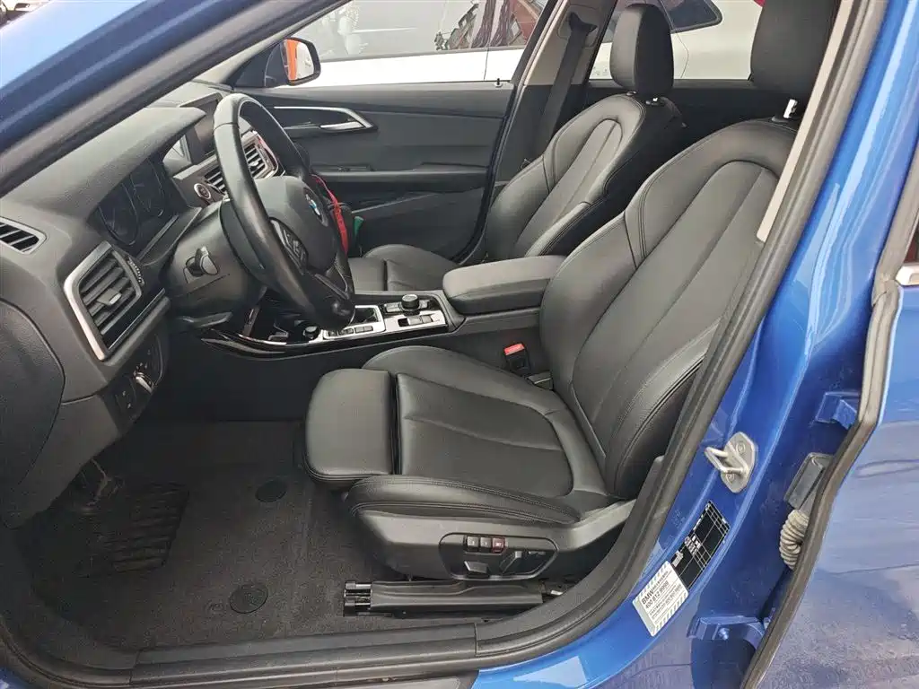 BMW 1 Series 2019 — фото 15