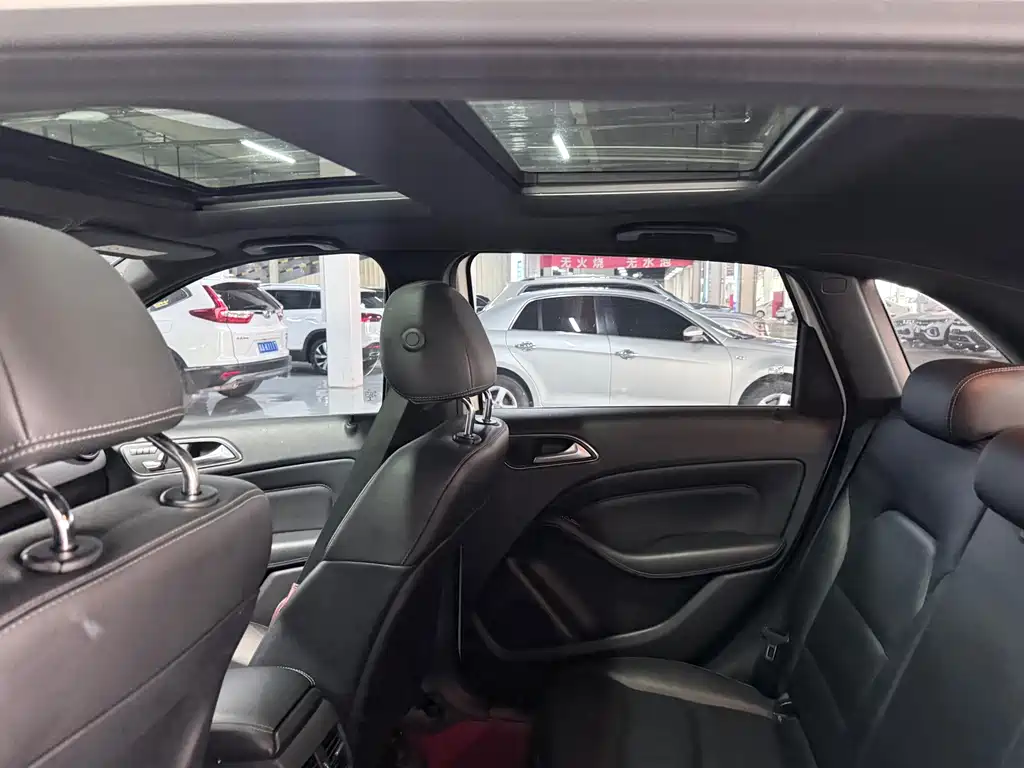 Mercedes-Benz B-Class 2017 — фото 15