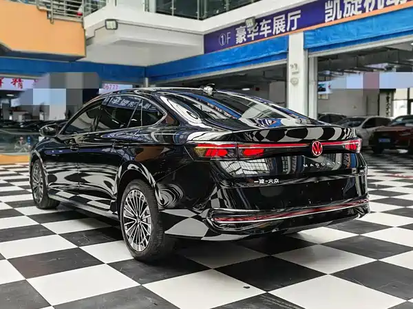Volkswagen Magotan 2025