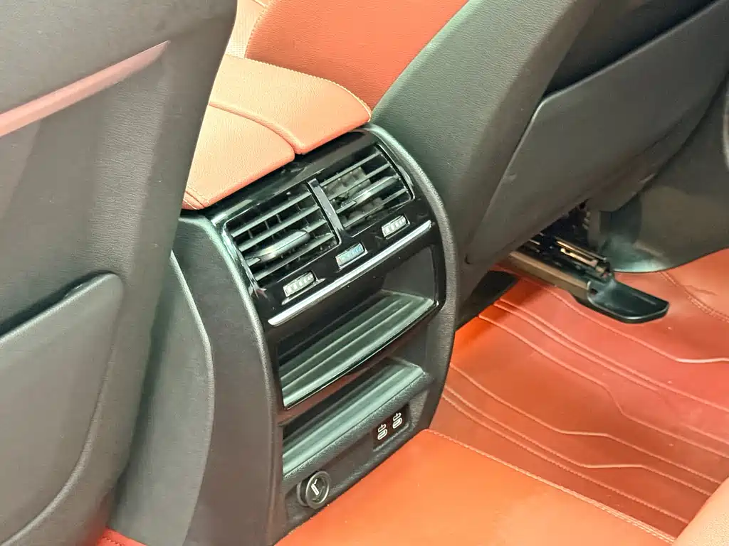 BMW 5 Series 2022 — фото 13
