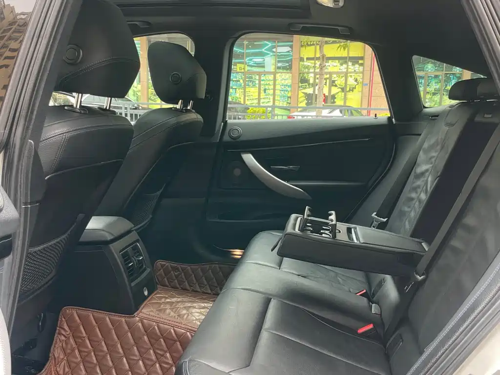 BMW 3 Series GT 2018 — фото 16