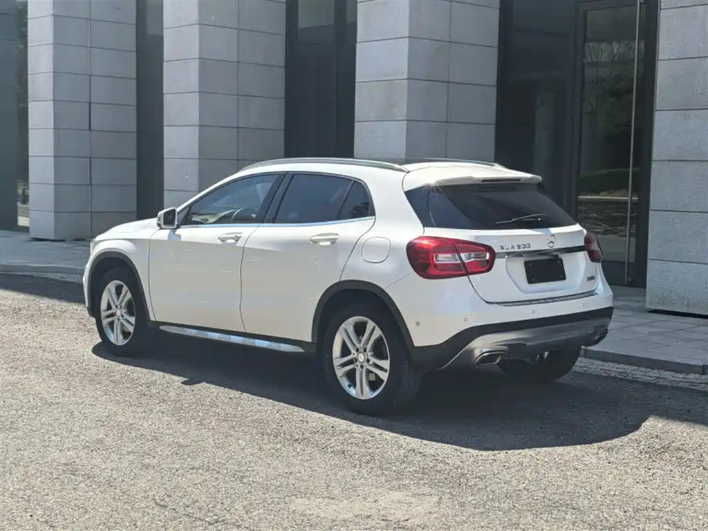 Mercedes-Benz GLA 2016 — фото 12