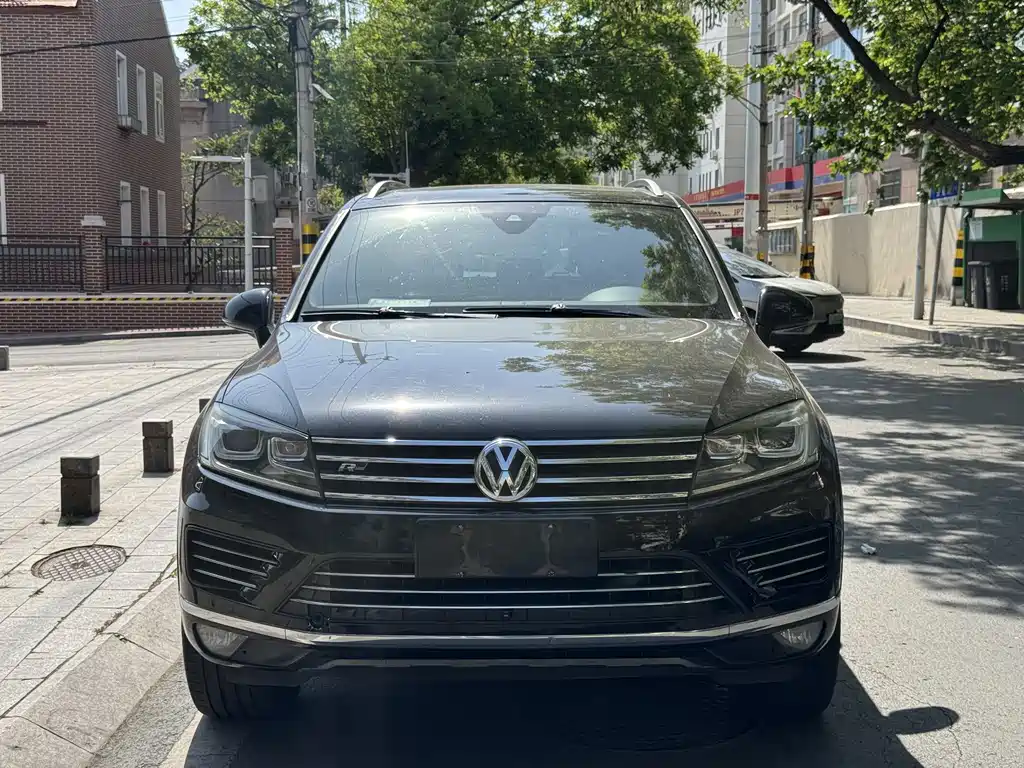 Volkswagen Touareg 2015 — фото 2