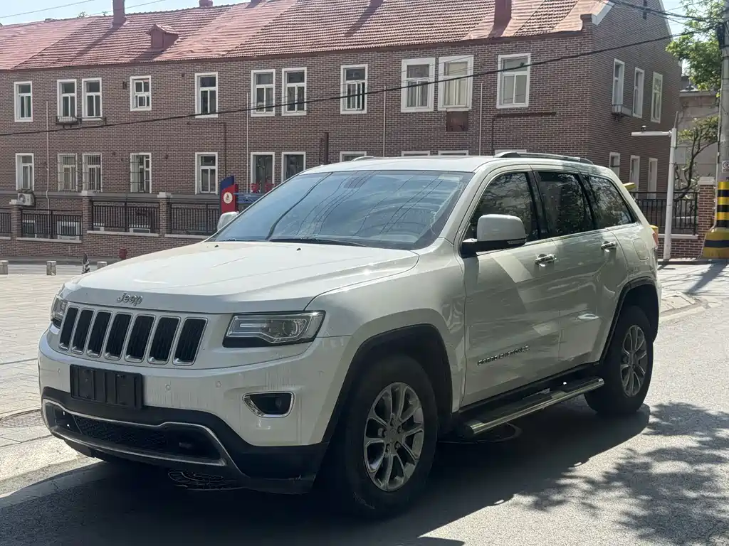Jeep Grand Cherokee 2015 — фото 1