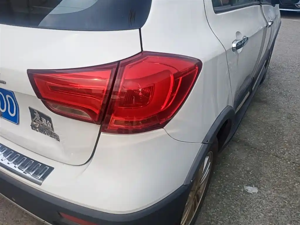 Haval H1 2015 — фото 8
