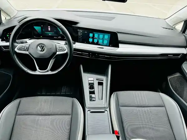 Volkswagen Golf 2021